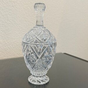 EUC Vintage Crystal Glass Decor, Base & Lid, 7.5”x3”